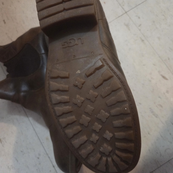 Ugg Brown Leather Chelsea Boots - Picture 4 of 7